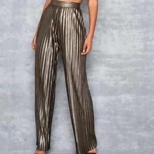 NWOT: House of CB Shimmy Pants Small